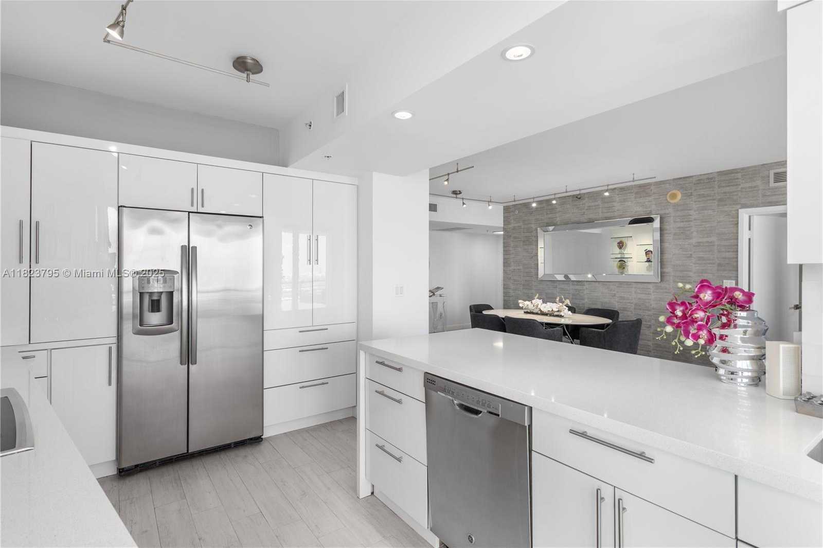 Small Image of 335 SOUTH BISCAYNE BLVD #2309, Miami Number 16