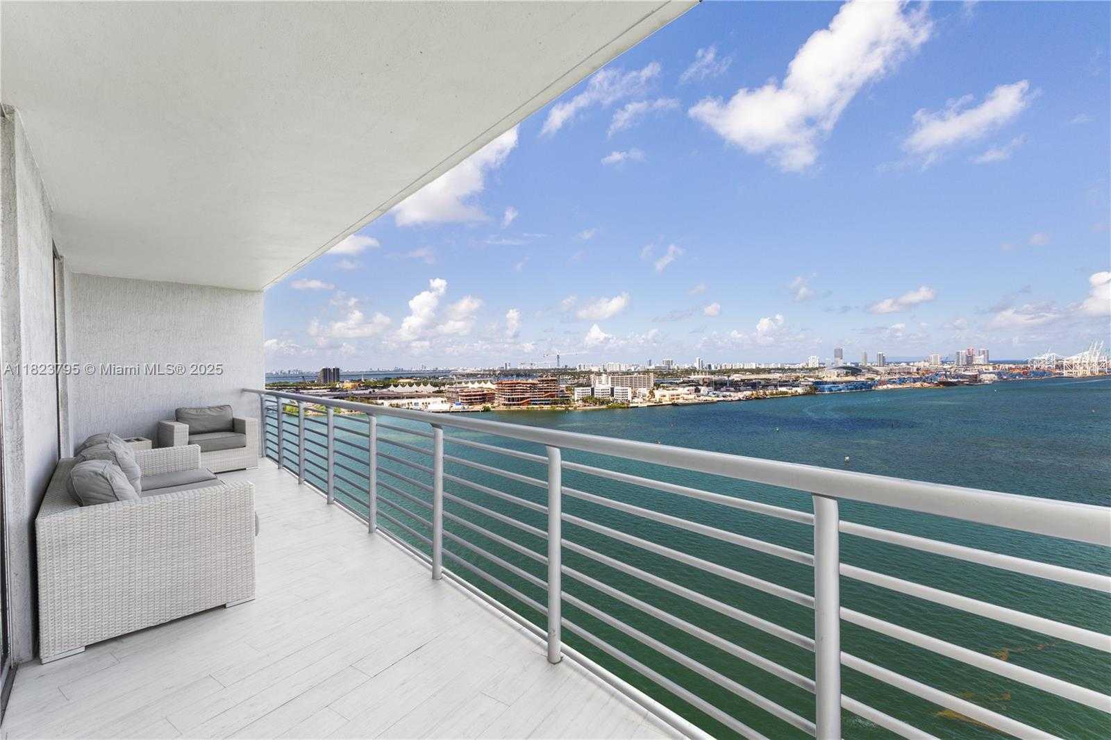 Small Image of 335 SOUTH BISCAYNE BLVD #2309, Miami Number 2