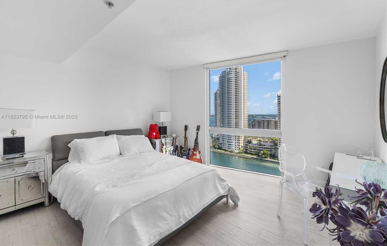 Small Image of 335 SOUTH BISCAYNE BLVD #2309, Miami Number 25