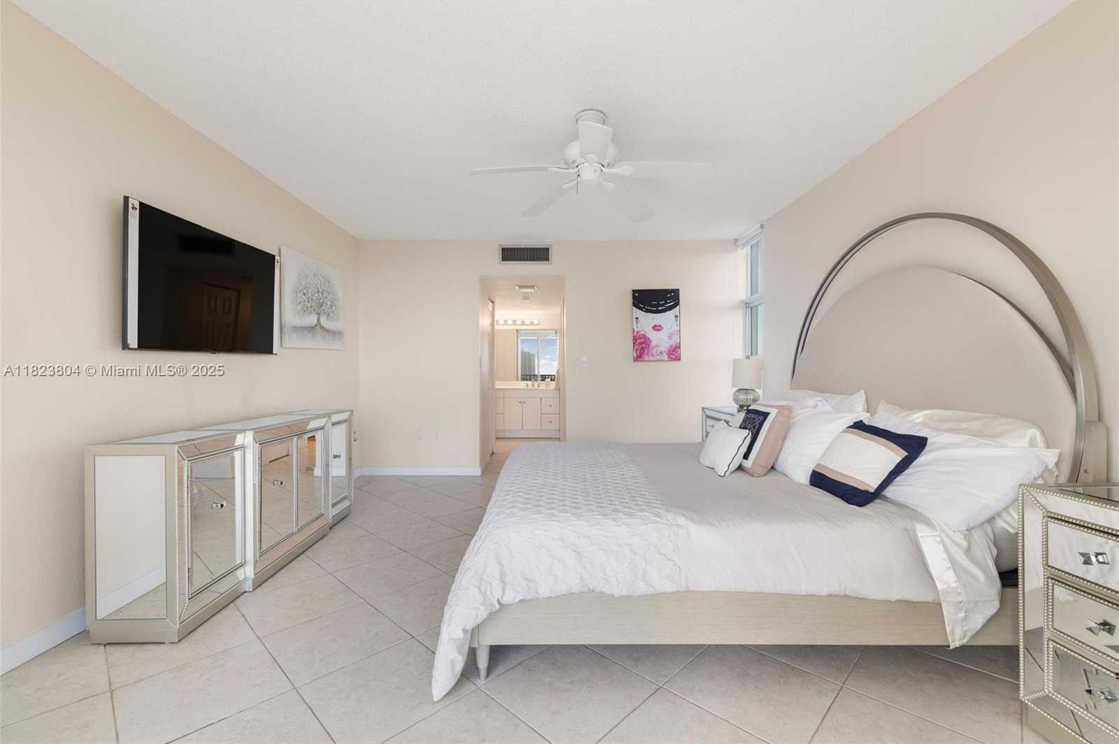 Small Image of 3375 NORTH COUNTRY CLUB DR #602, Aventura Number 20