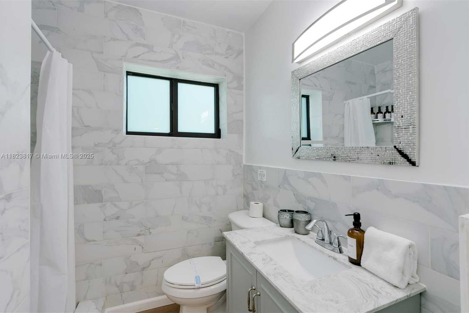 Small Image of 11534 NORTH EAST 13TH AVE, Miami Number 13