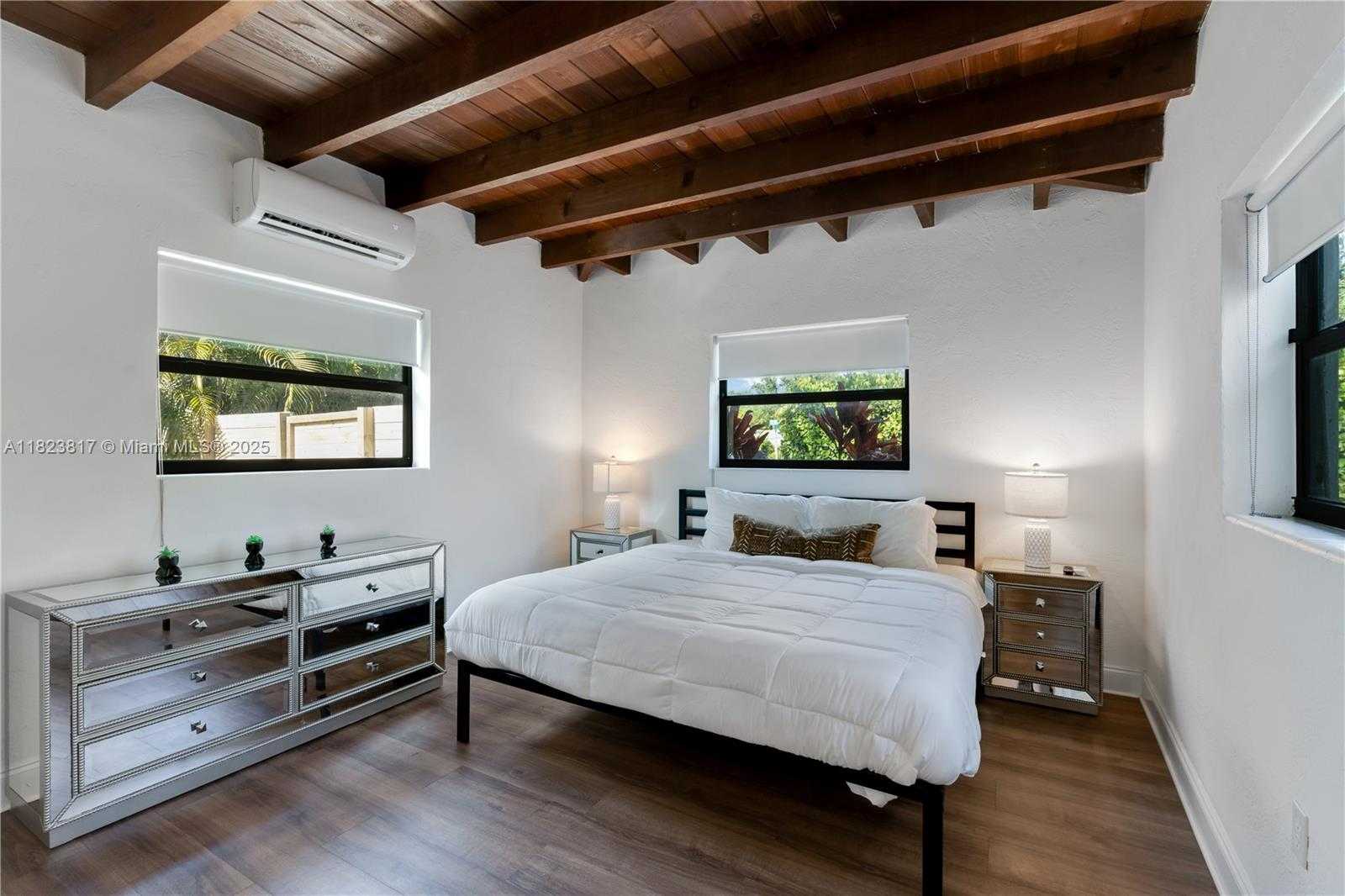 Small Image of 11534 NORTH EAST 13TH AVE, Miami Number 15