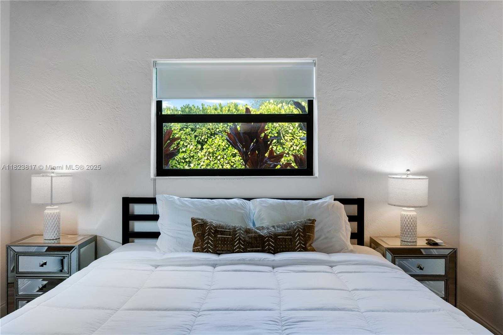 Small Image of 11534 NORTH EAST 13TH AVE, Miami Number 16