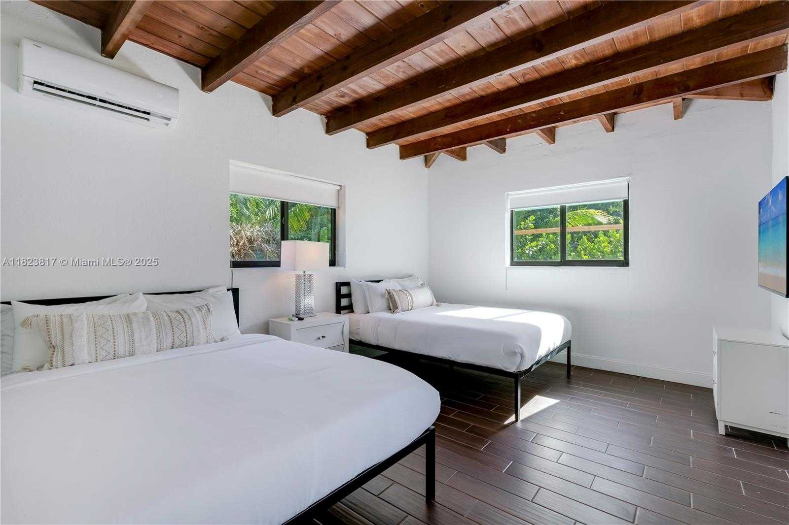 Small Image of 11534 NORTH EAST 13TH AVE, Miami Number 18
