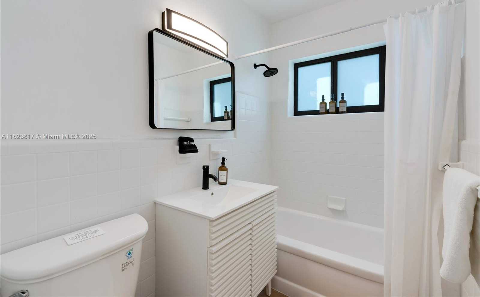 Small Image of 11534 NORTH EAST 13TH AVE, Miami Number 21