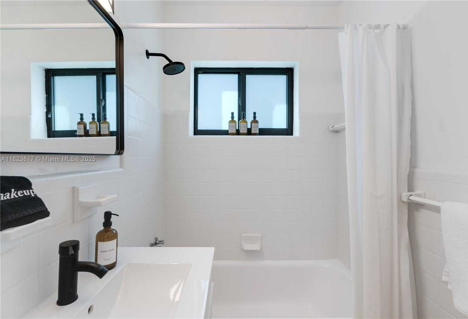 Small Image of 11534 NORTH EAST 13TH AVE, Miami Number 22
