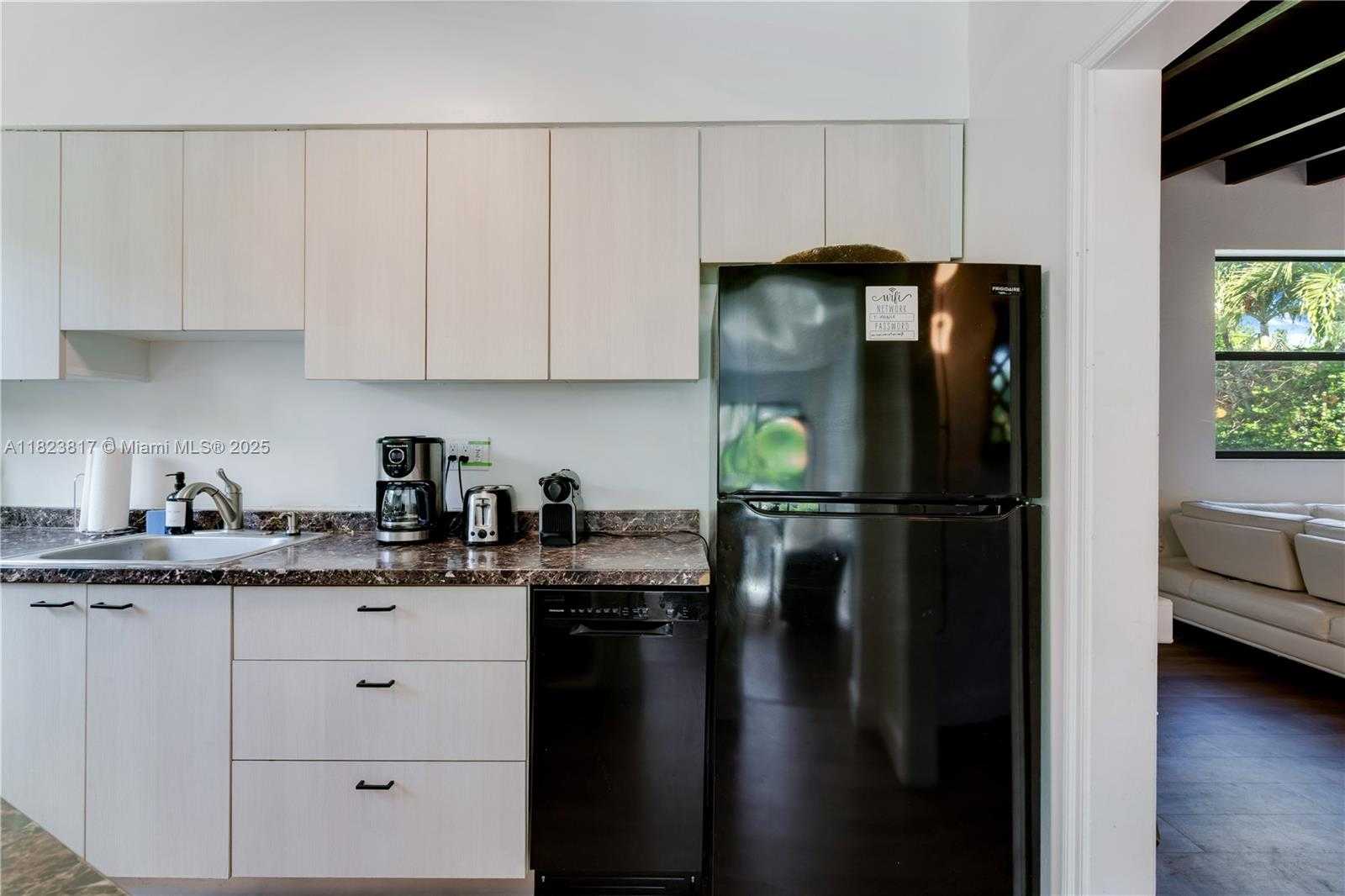 Small Image of 11534 NORTH EAST 13TH AVE, Miami Number 8