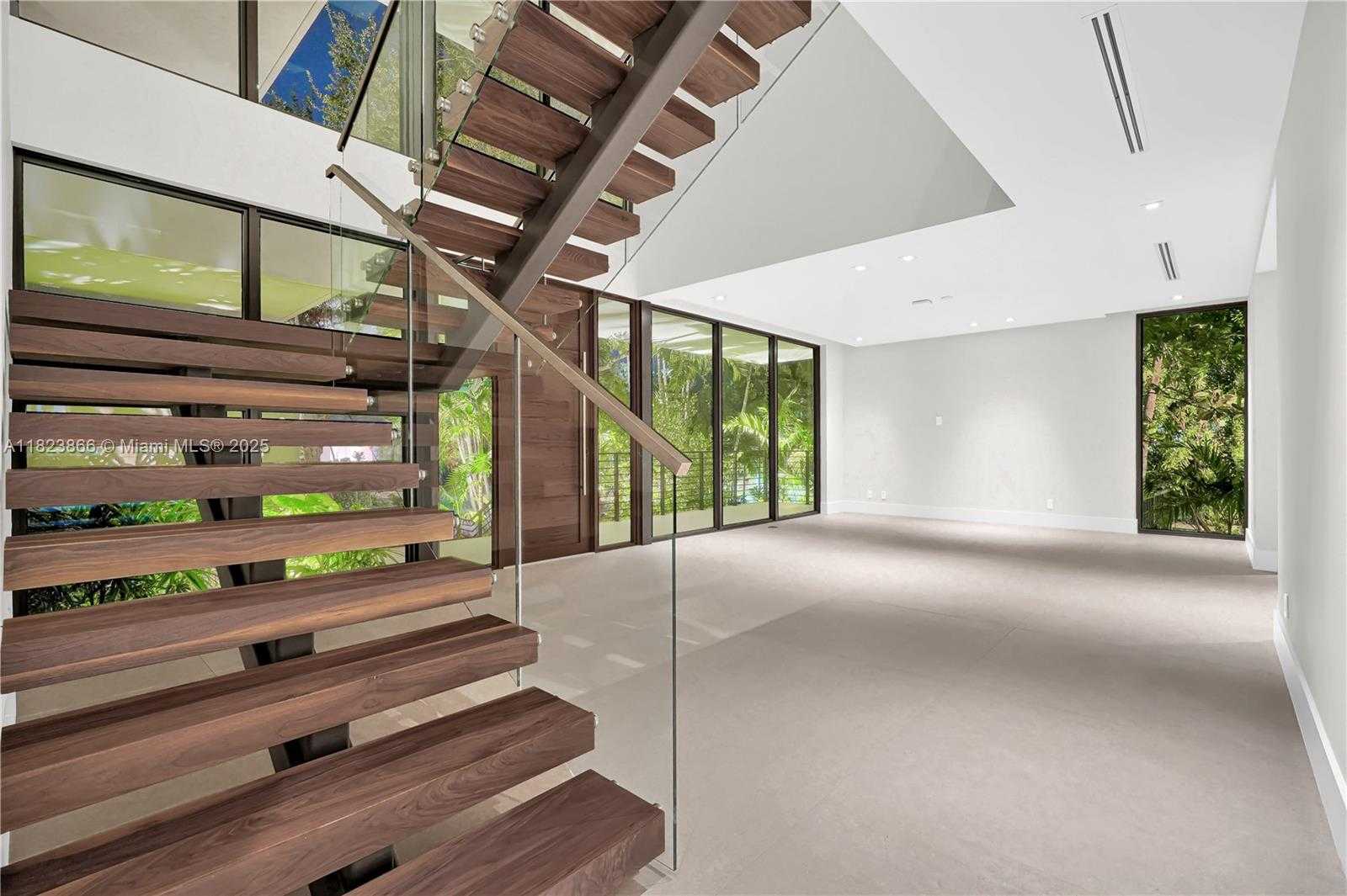 Small Image of 100 HAMPTON LN, Key Biscayne Number 9