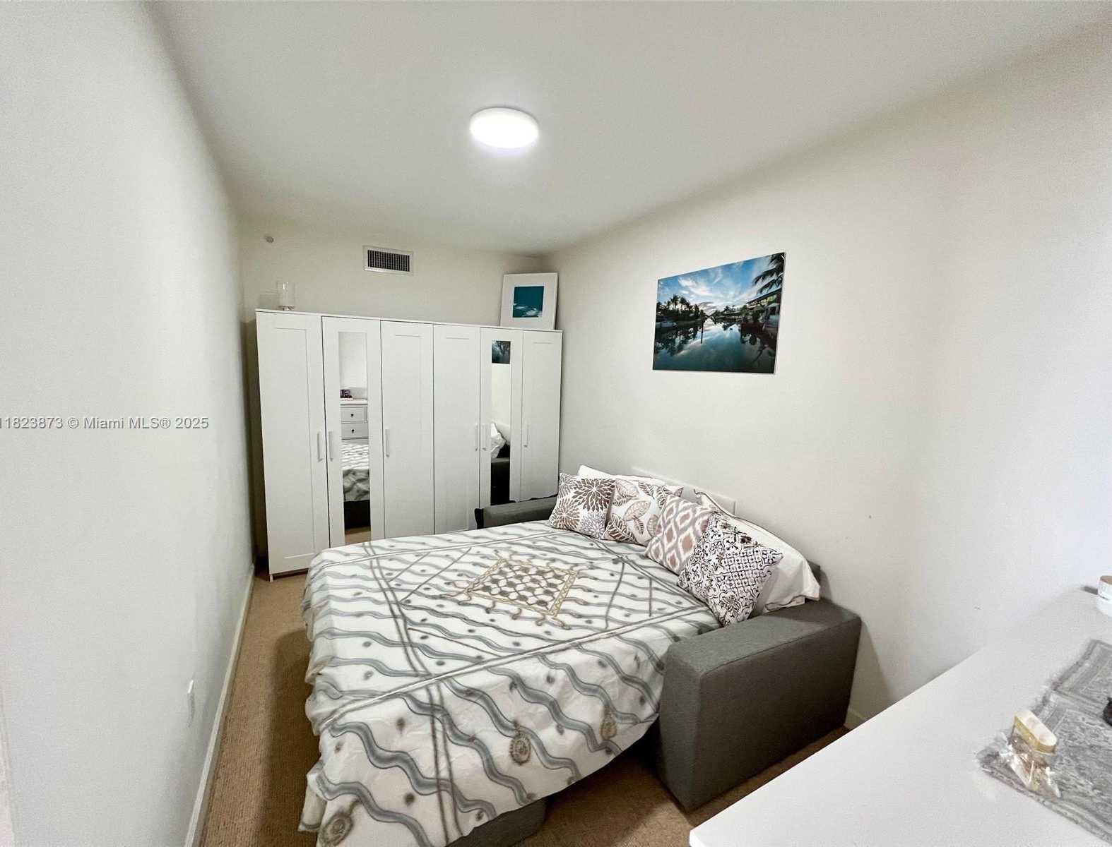 Small Image of 6365 COLLINS AVE #3609, Miami Beach Number 7