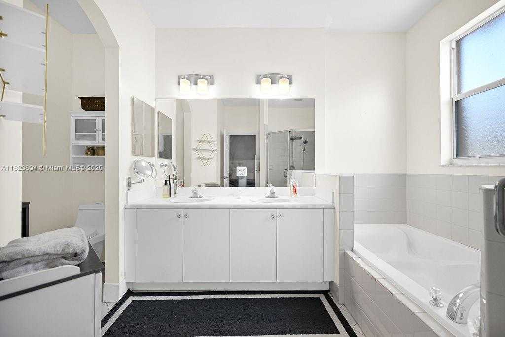 Small Image of 12857 SW 134th St, Miami, FL 33186, USA Number 26