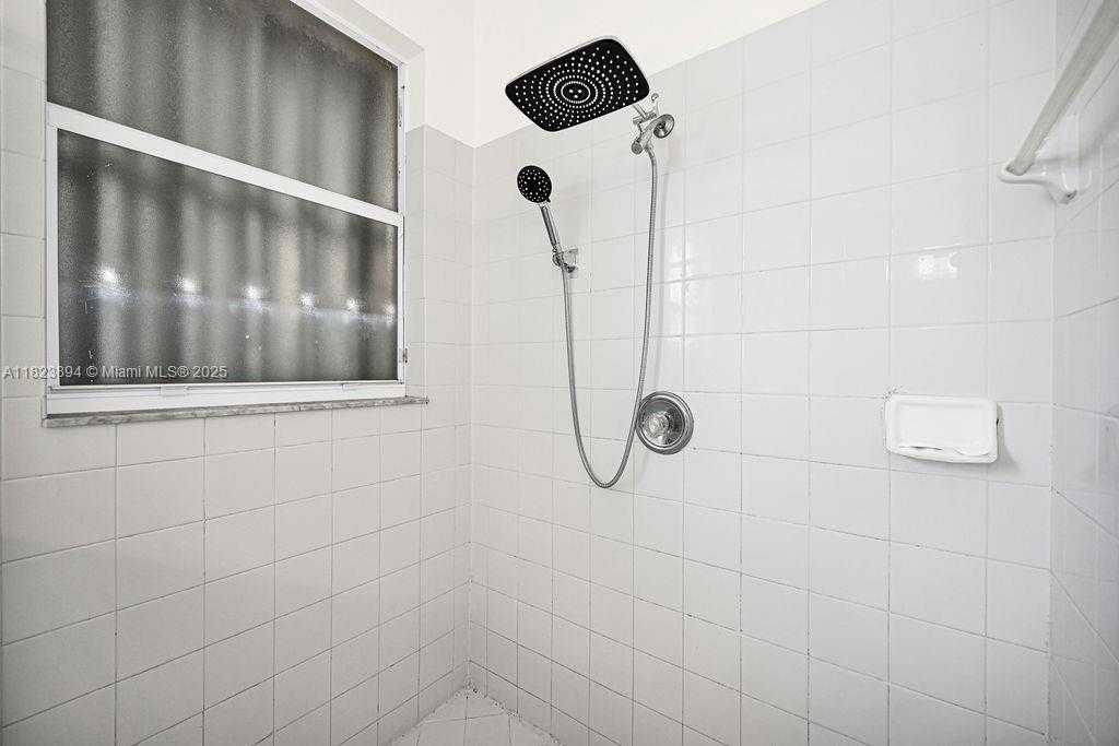 Small Image of 12857 SW 134th St, Miami, FL 33186, USA Number 28