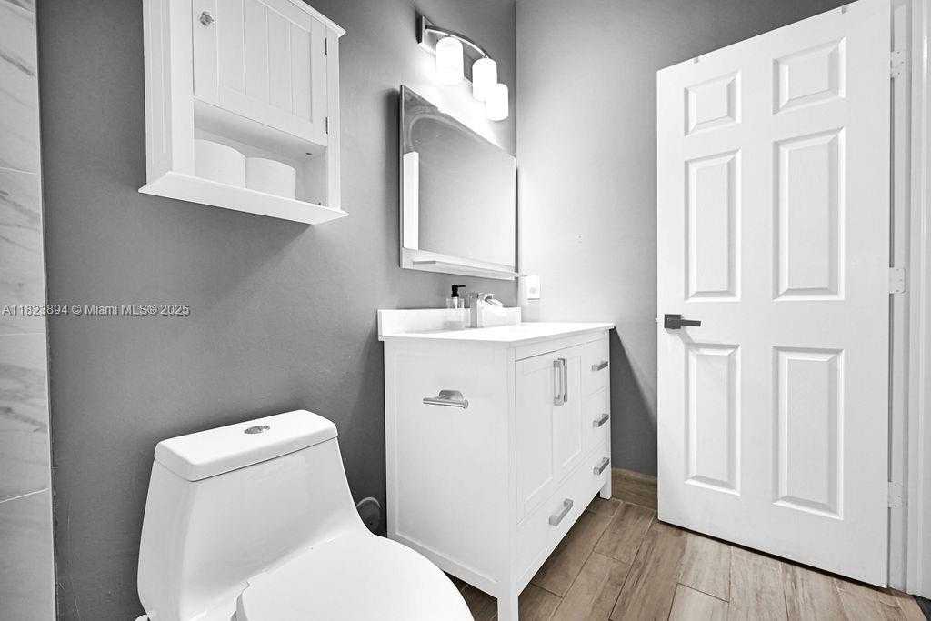 Small Image of 12857 SW 134th St, Miami, FL 33186, USA Number 35
