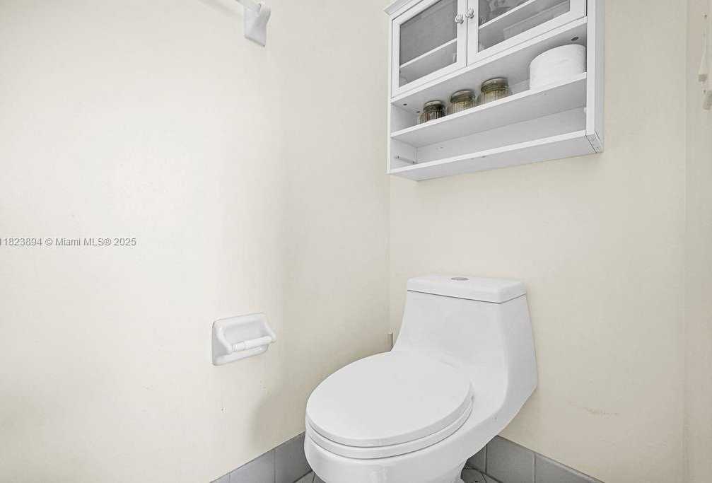 Small Image of 12857 SW 134th St, Miami, FL 33186, USA Number 45