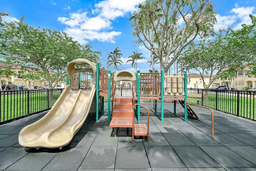 Small Image of 12857 SW 134th St, Miami, FL 33186, USA Number 51