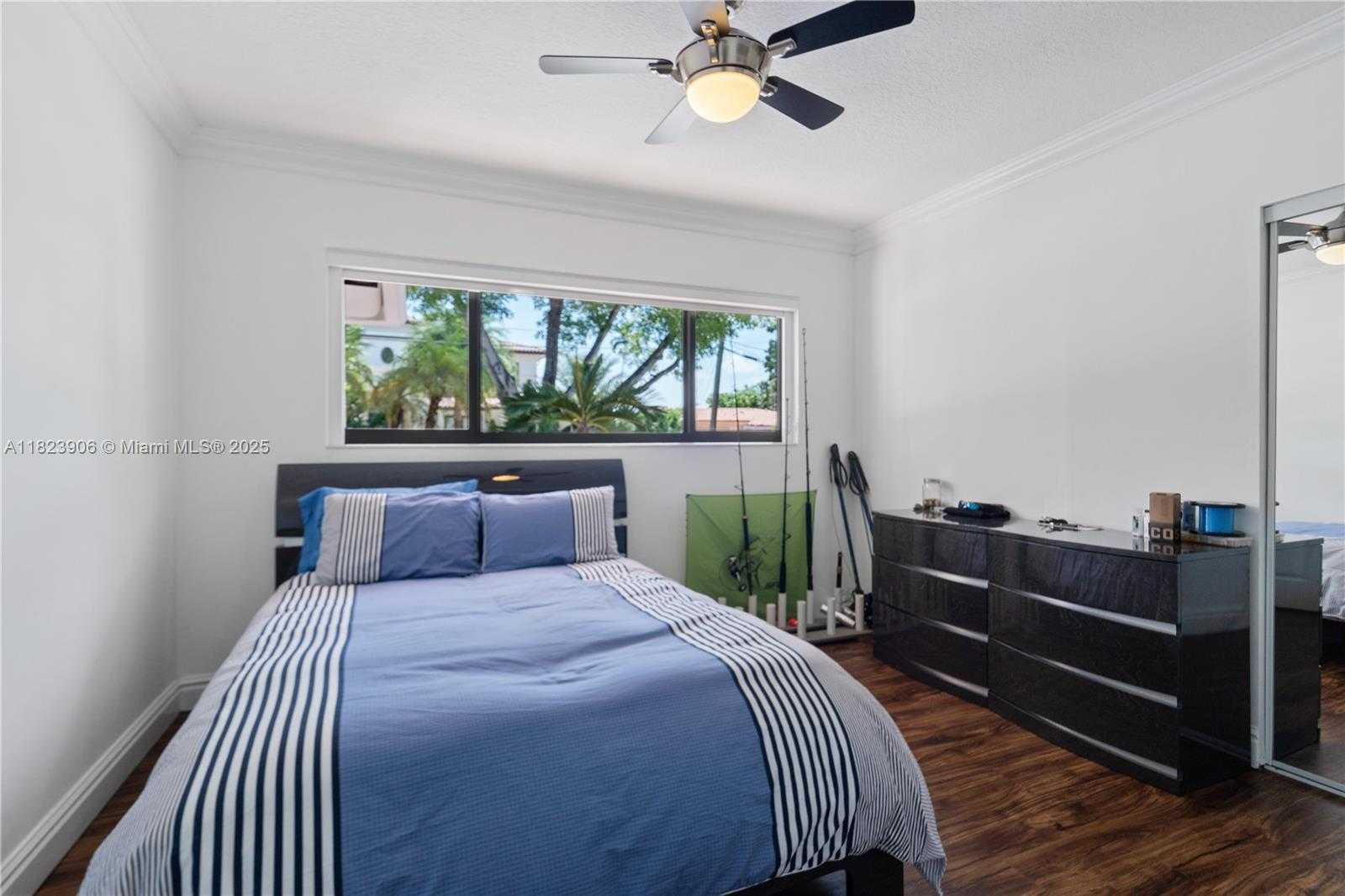 Small Image of 12880 CYPRUS, North Miami Number 11