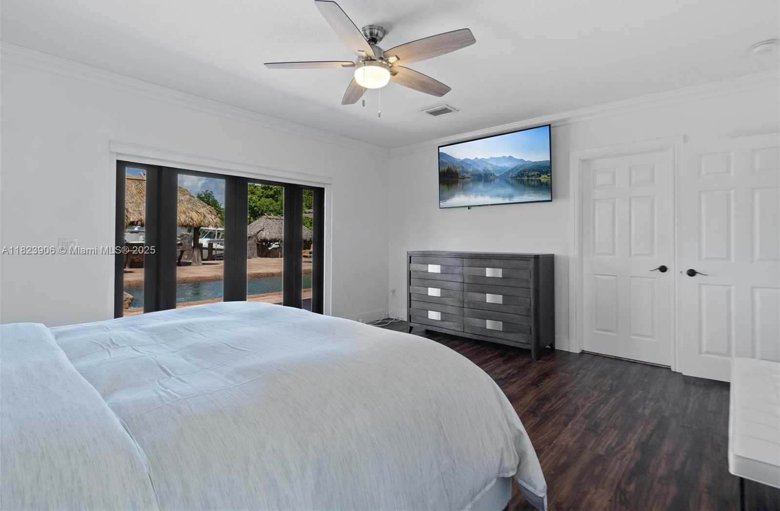 Small Image of 12880 CYPRUS, North Miami Number 12