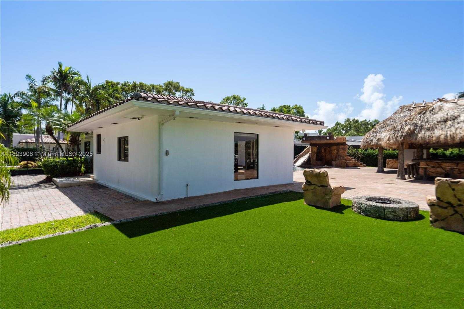 Small Image of 12880 CYPRUS, North Miami Number 20