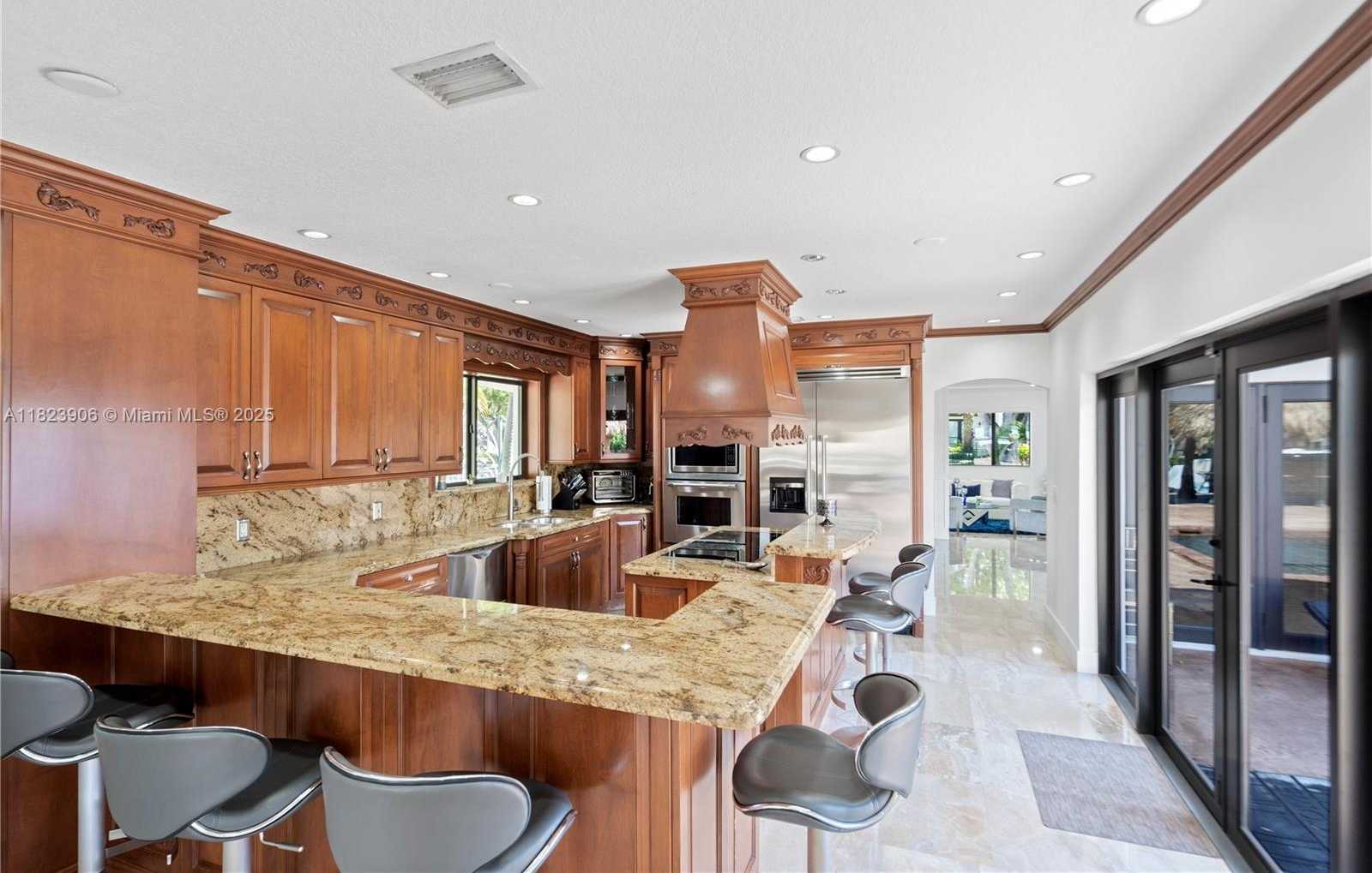 Small Image of 12880 CYPRUS, North Miami Number 6