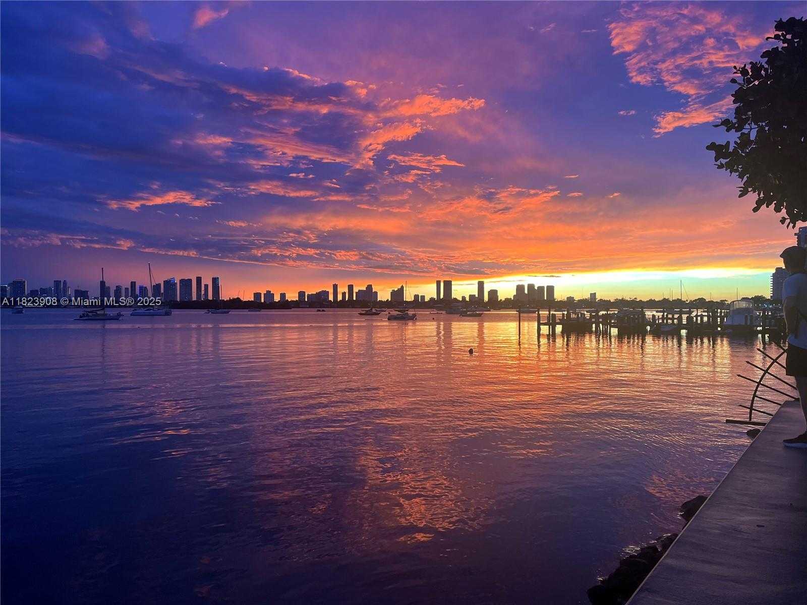 Small Image of 1330 WEST AVE #413, Miami Beach Number 30