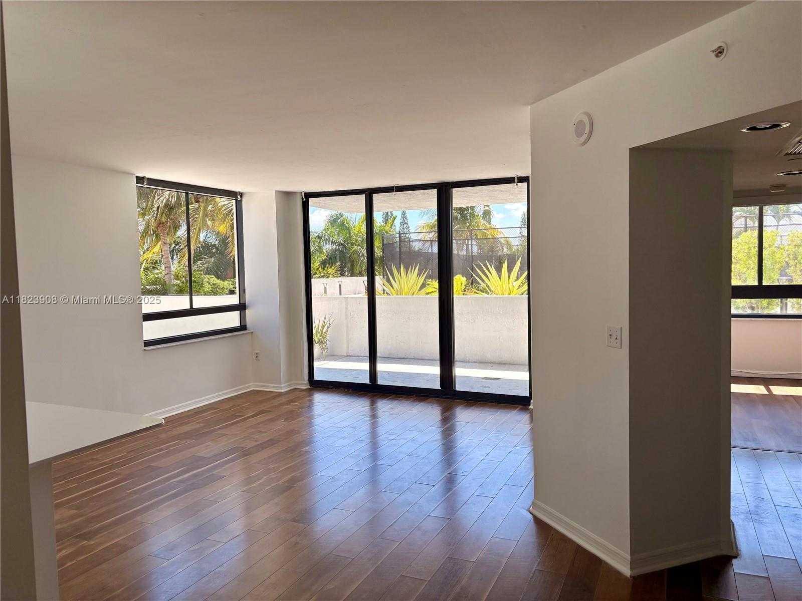 Small Image of 1330 WEST AVE #413, Miami Beach Number 4