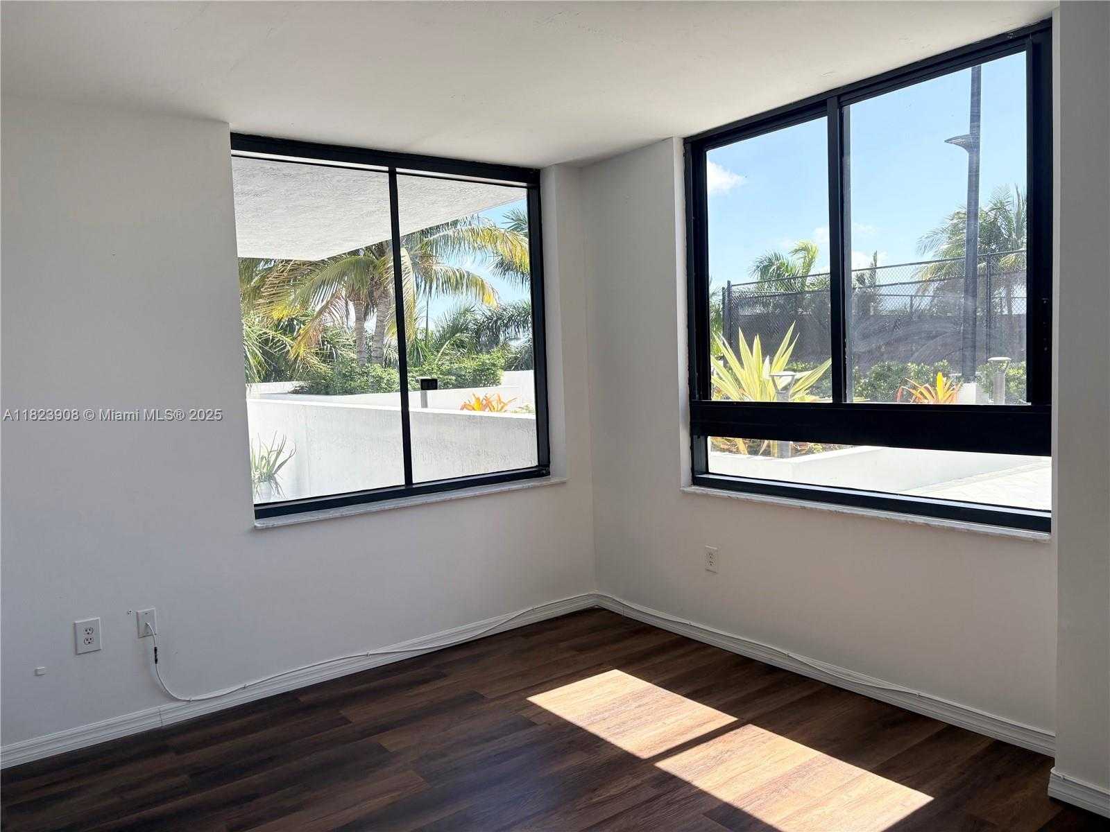 Small Image of 1330 WEST AVE #413, Miami Beach Number 5