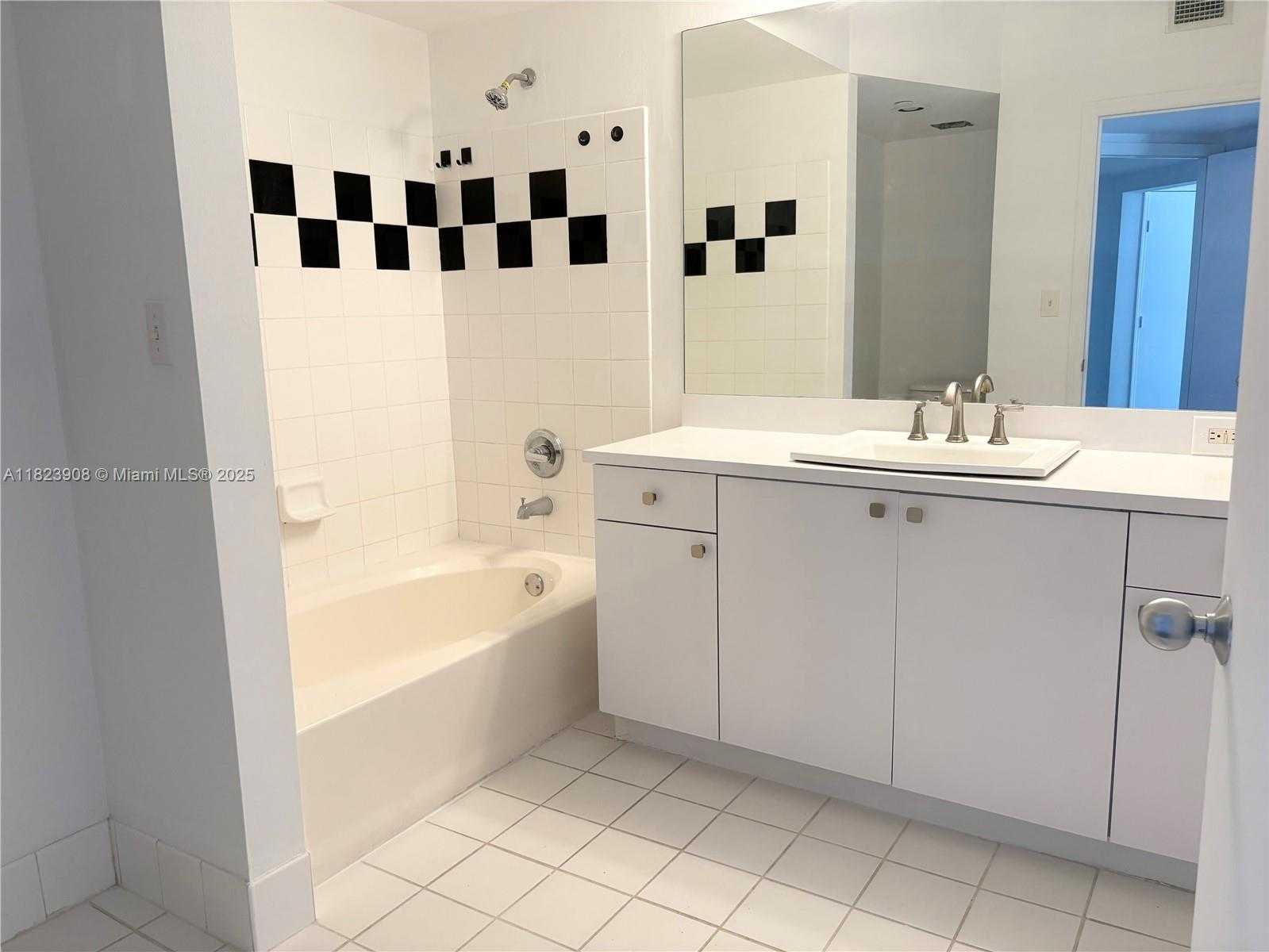 Small Image of 1330 WEST AVE #413, Miami Beach Number 9