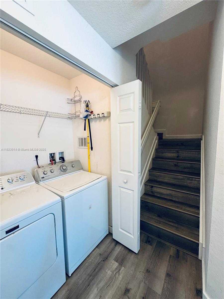 Small Image of 10800 NORTH WEST 88TH TER #201, Doral Number 11