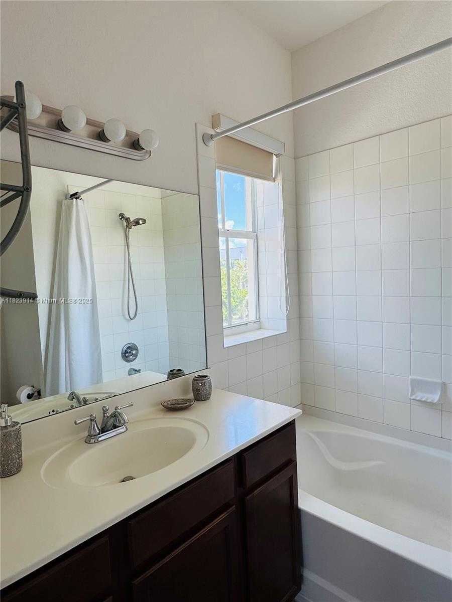 Small Image of 10800 NORTH WEST 88TH TER #201, Doral Number 15