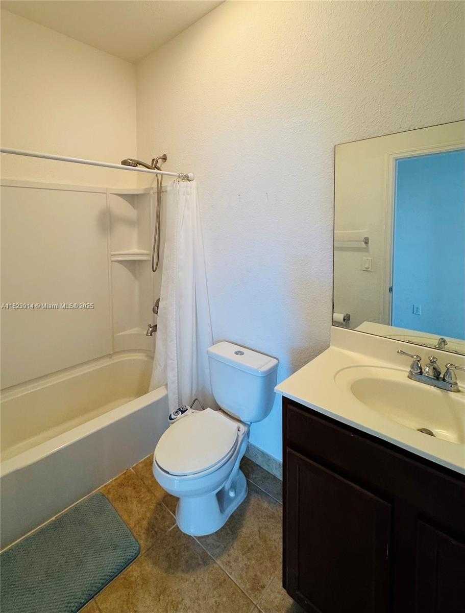 Small Image of 10800 NORTH WEST 88TH TER #201, Doral Number 19