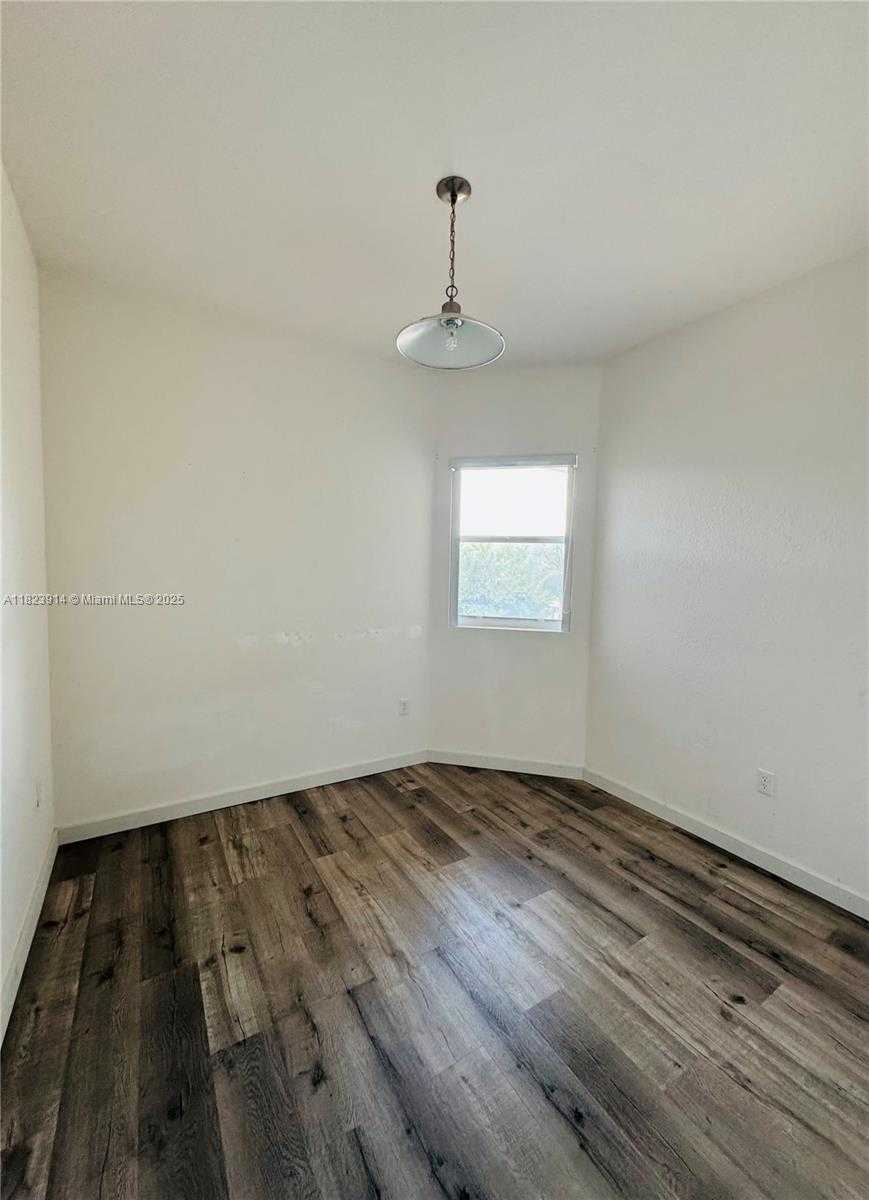 Small Image of 10800 NORTH WEST 88TH TER #201, Doral Number 21