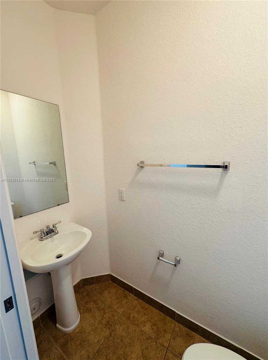 Small Image of 10800 NORTH WEST 88TH TER #201, Doral Number 22