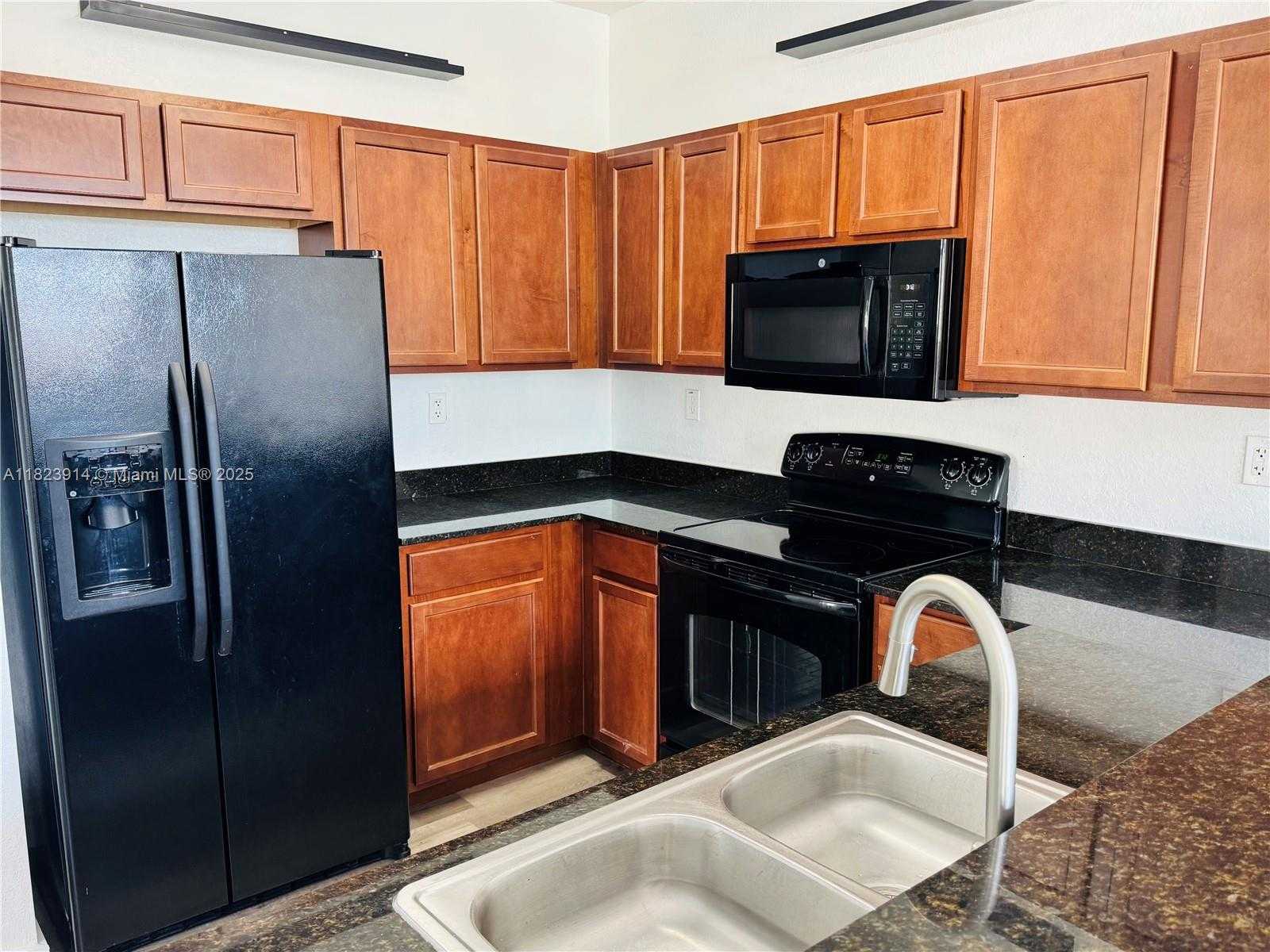 Small Image of 10800 NORTH WEST 88TH TER #201, Doral Number 6