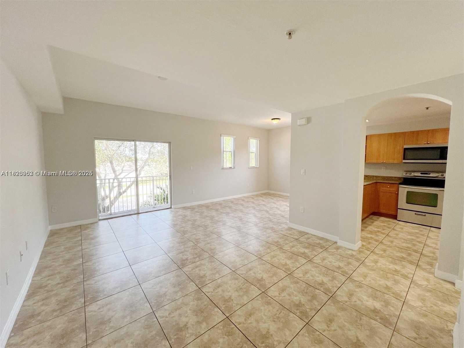Small Image of 8899 NORTH WEST 107TH CT #218, Doral Number 4