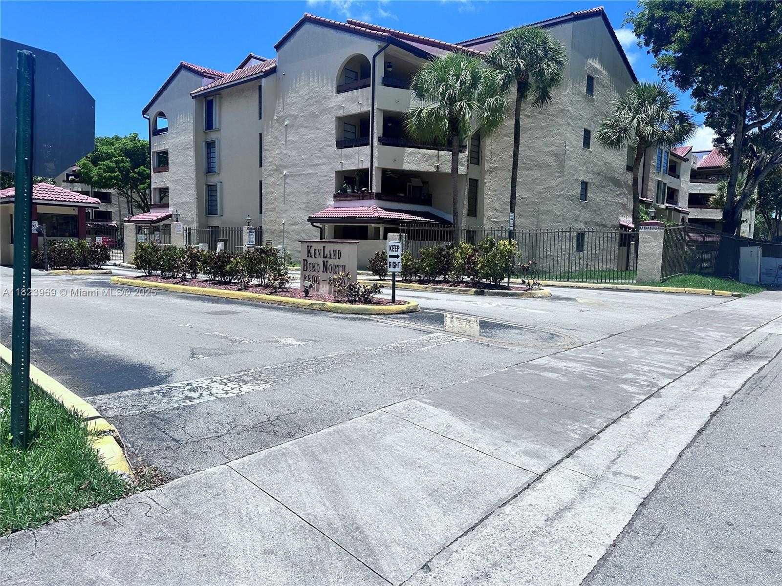 Small Image of 8810 SOUTH WEST 123RD CT #M110, Miami Number 41