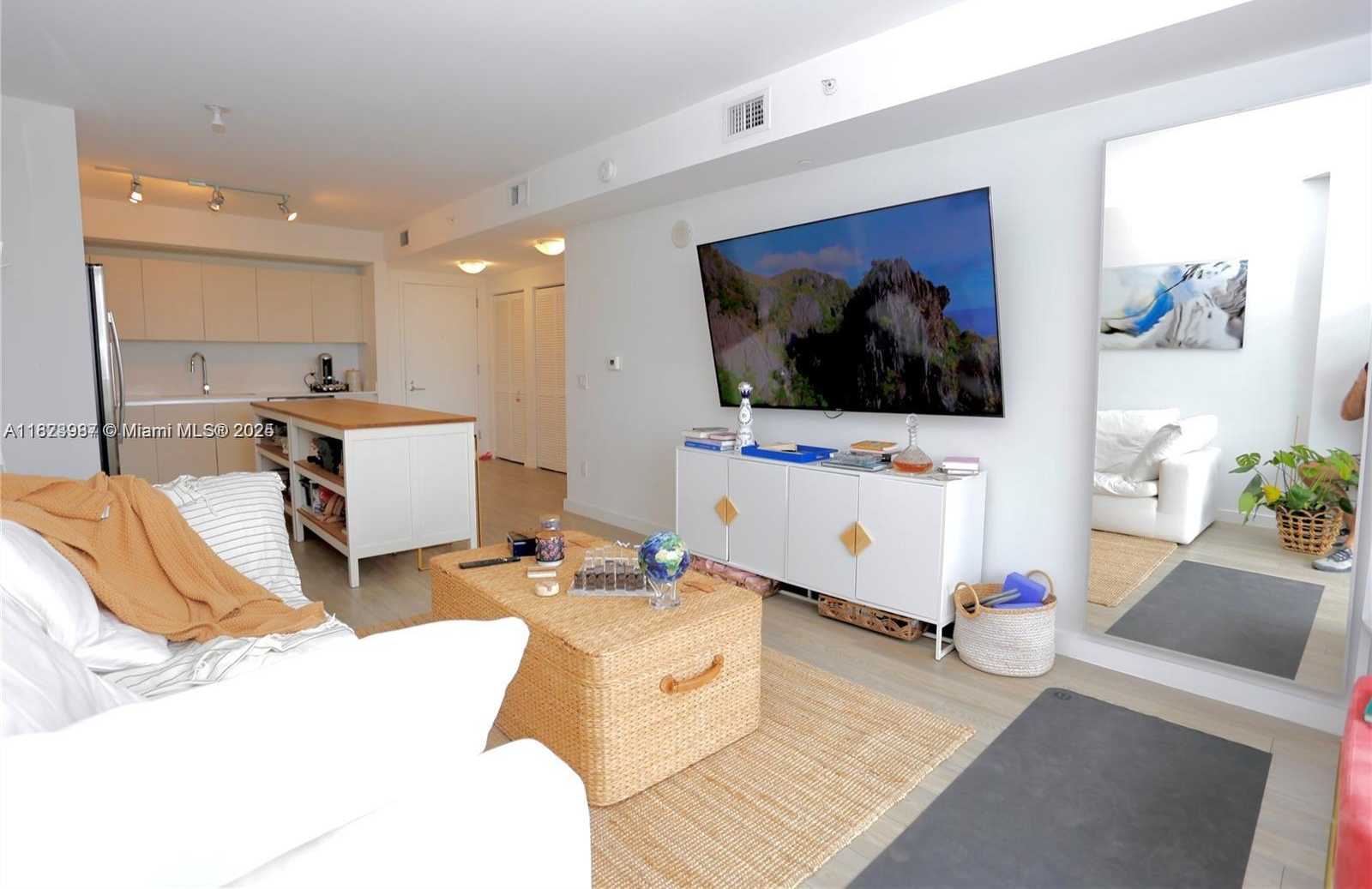 Small Image of 4250 BISCAYNE BLVD #1512, Miami Number 2