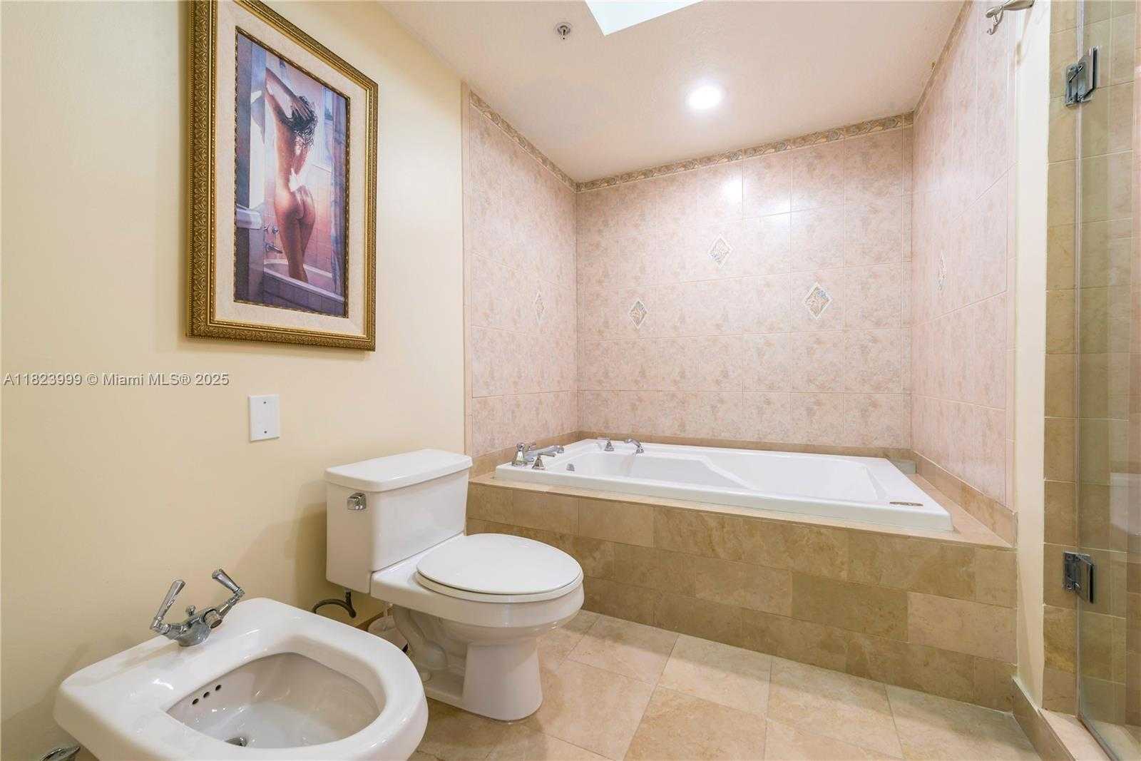 Small Image of 1500 OCEAN DR #609, Miami Beach Number 14