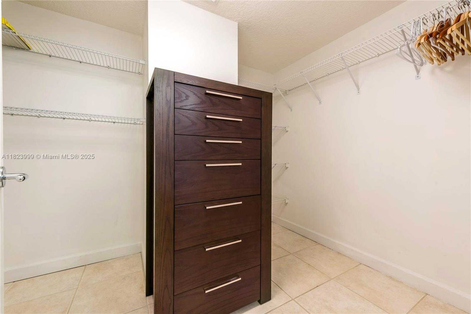 Small Image of 1500 OCEAN DR #609, Miami Beach Number 15