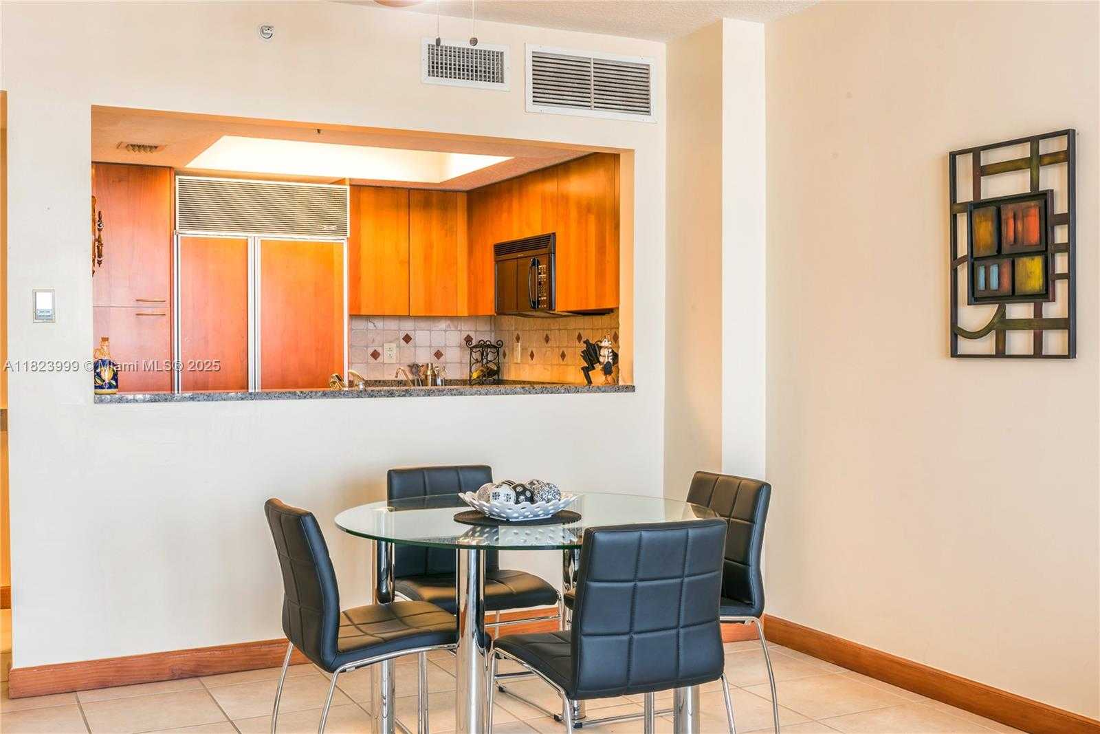 Small Image of 1500 OCEAN DR #609, Miami Beach Number 5