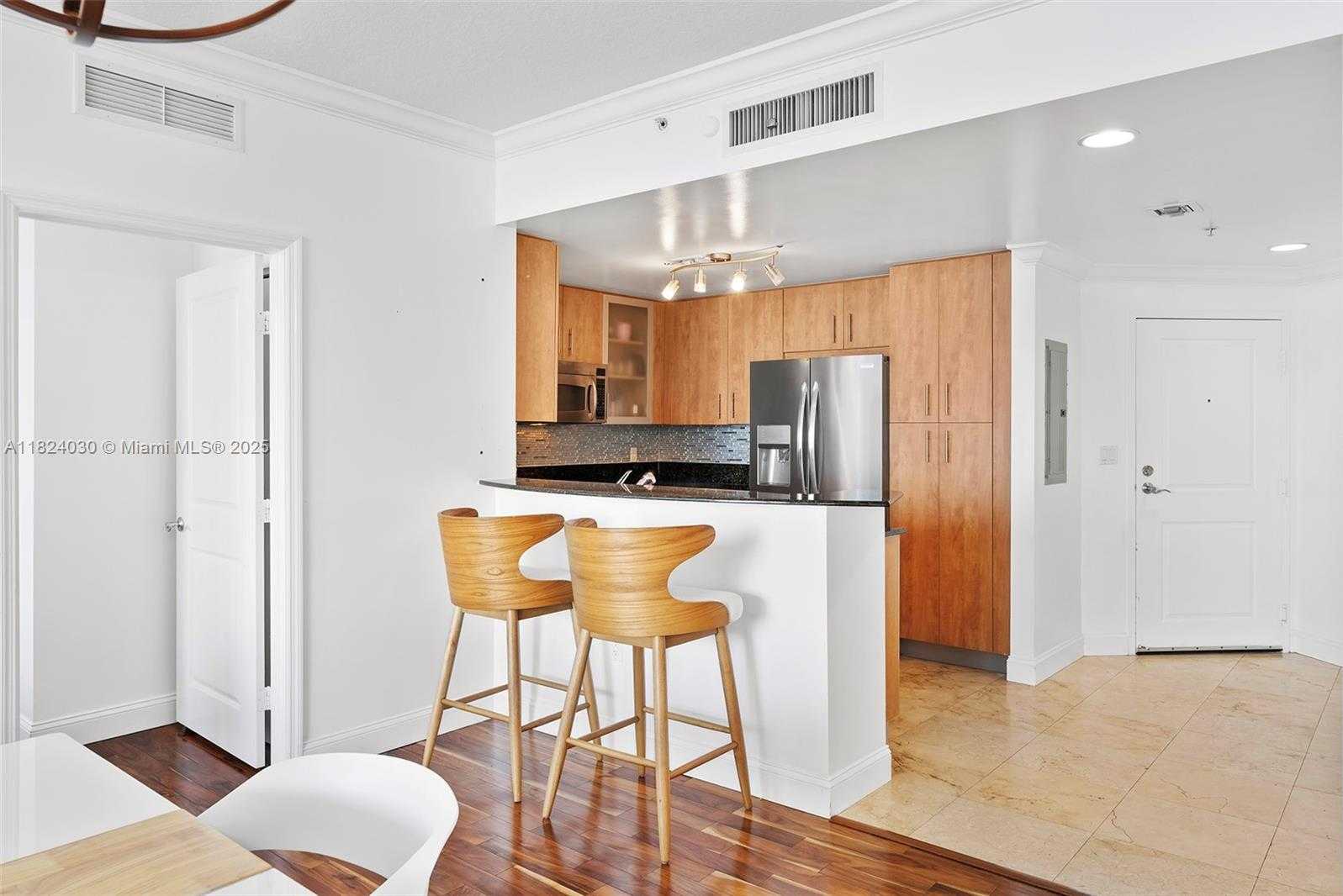 Small Image of 7900 HARBOR ISLAND DR #1214, North Bay Village Number 12