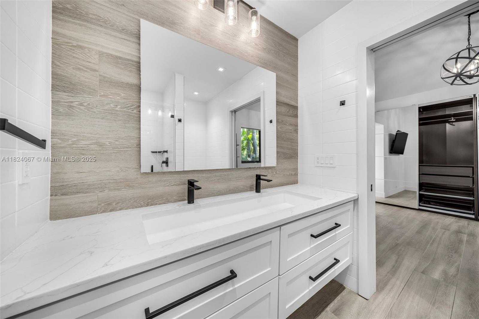 Small Image of 861 NORTH EAST 74TH ST, Miami Number 24