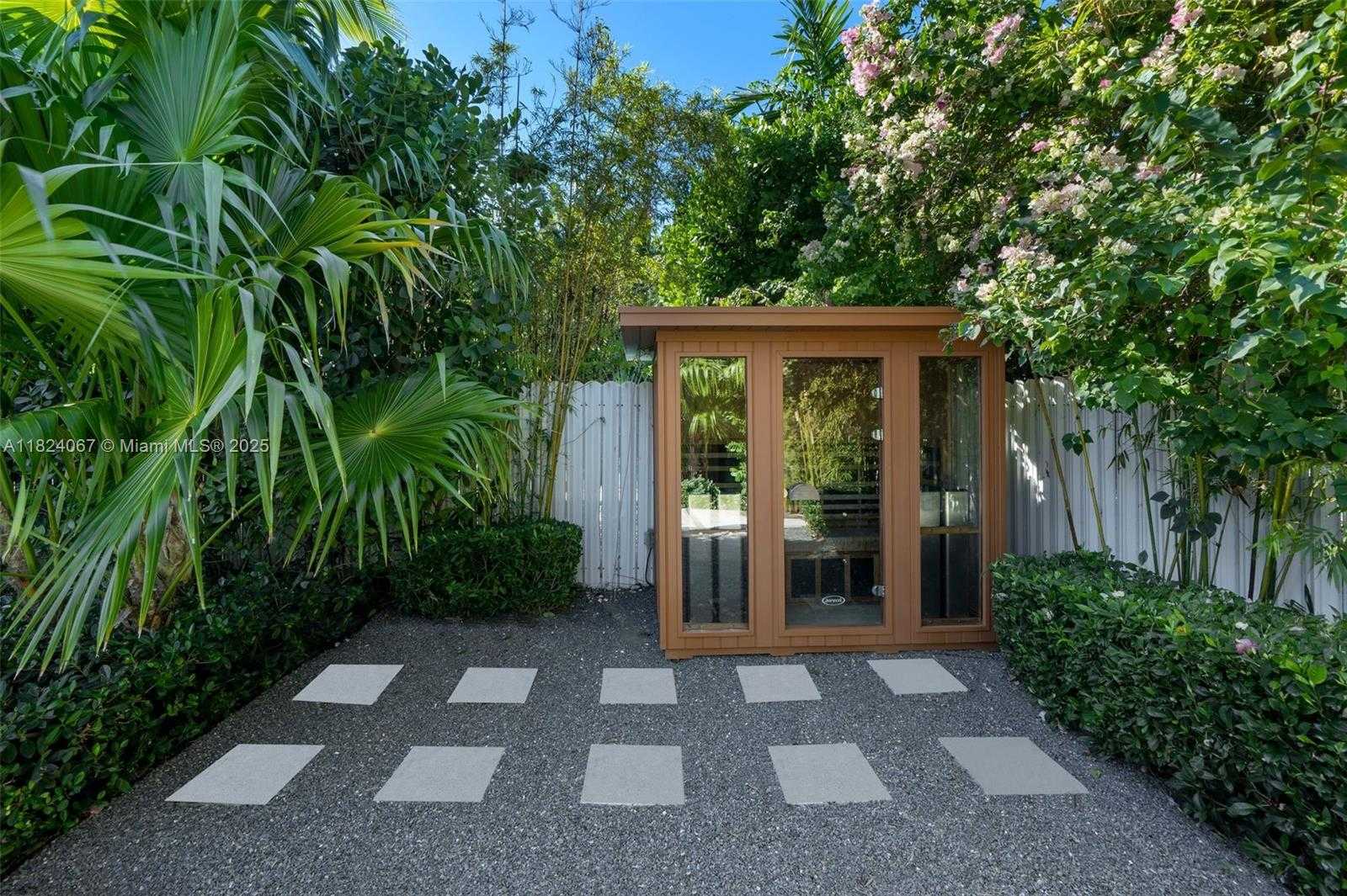 Small Image of 861 NORTH EAST 74TH ST, Miami Number 26
