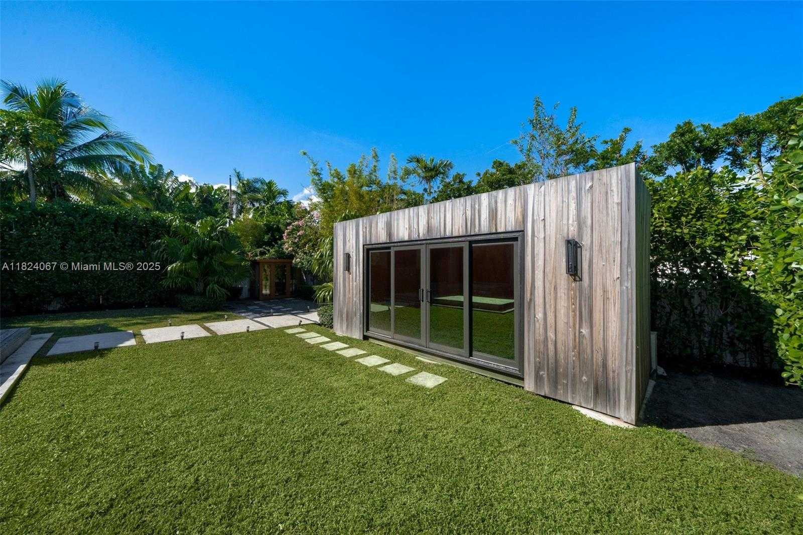 Small Image of 861 NORTH EAST 74TH ST, Miami Number 28