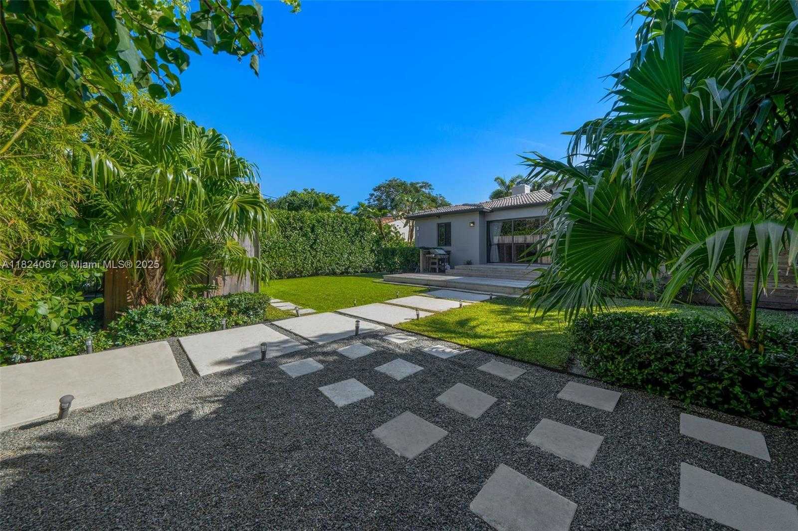 Small Image of 861 NORTH EAST 74TH ST, Miami Number 31