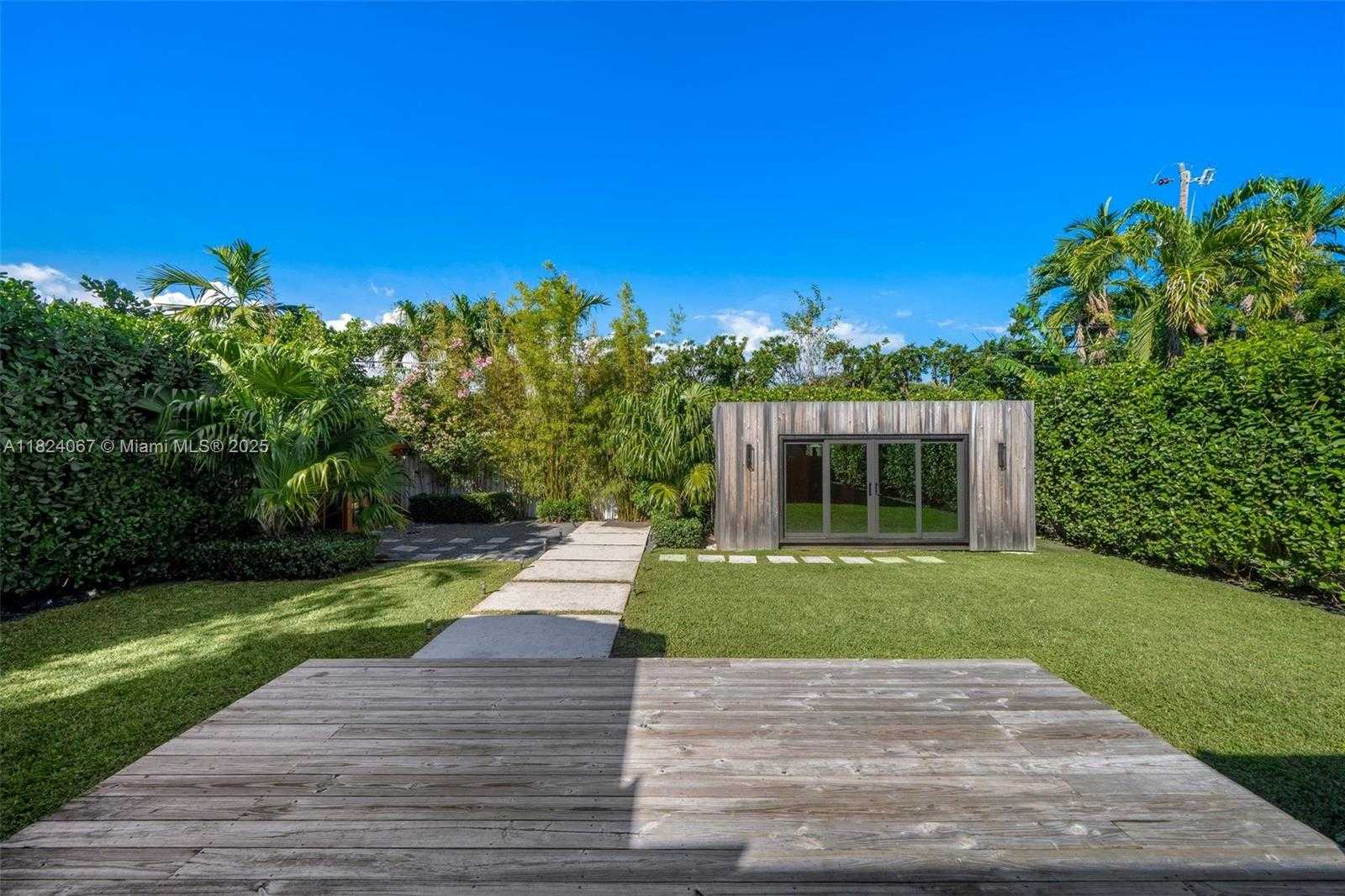 Small Image of 861 NORTH EAST 74TH ST, Miami Number 33