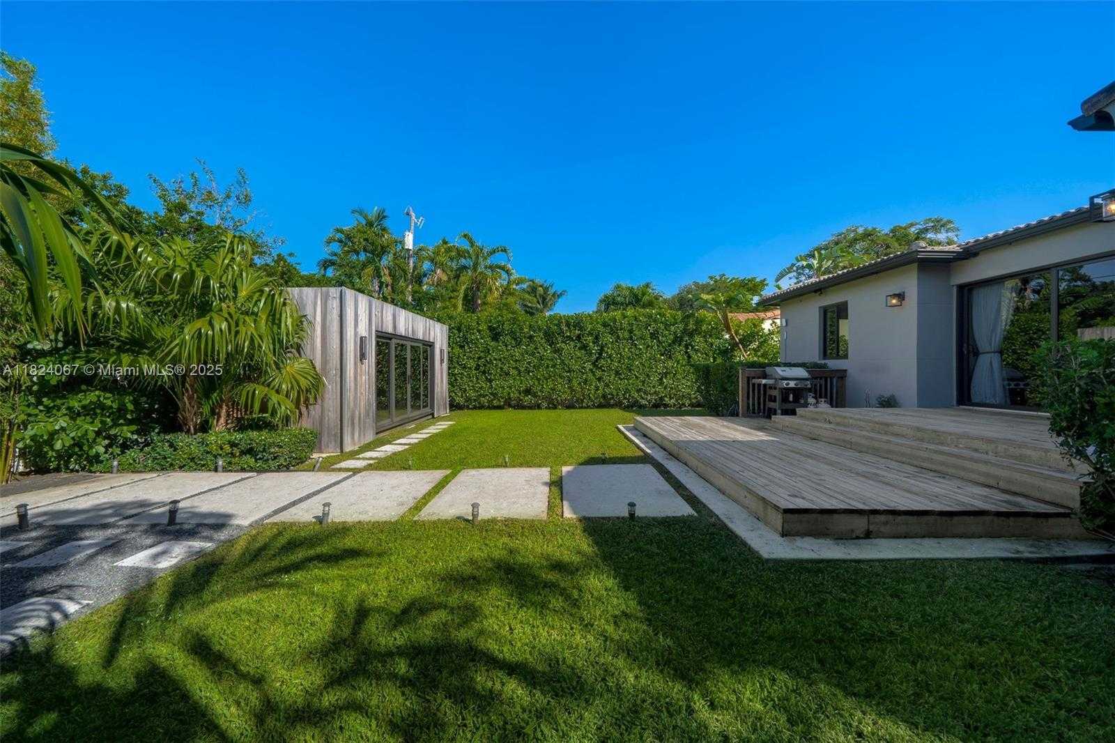 Small Image of 861 NORTH EAST 74TH ST, Miami Number 36