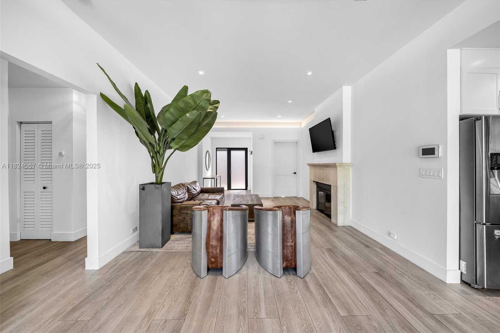 Small Image of 861 NORTH EAST 74TH ST, Miami Number 6