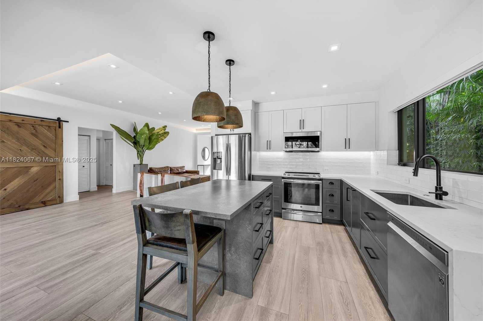 Small Image of 861 NORTH EAST 74TH ST, Miami Number 8