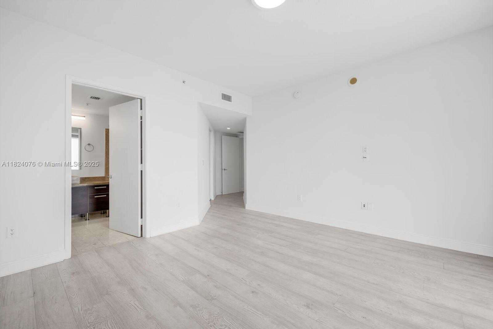 Small Image of 185 SOUTH WEST 7TH ST #2703, Miami Number 12