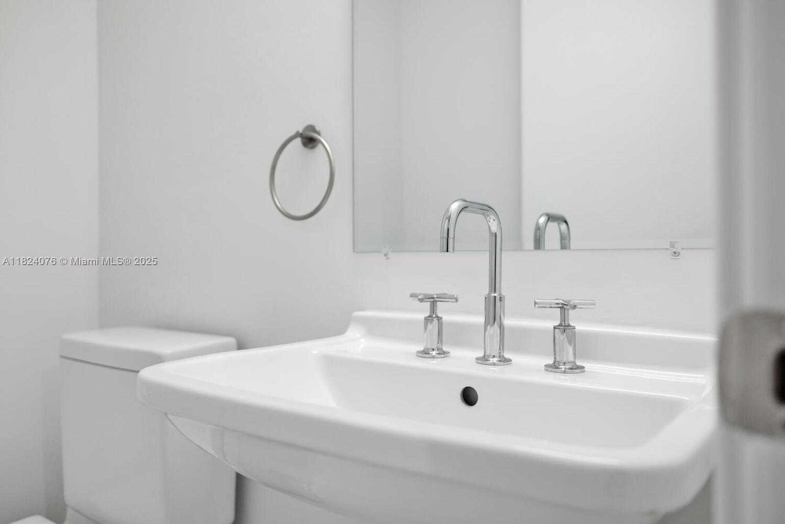 Small Image of 185 SOUTH WEST 7TH ST #2703, Miami Number 18
