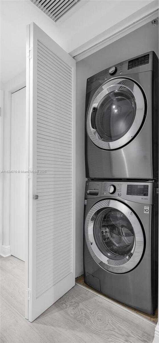 Small Image of 185 SOUTH WEST 7TH ST #2703, Miami Number 23